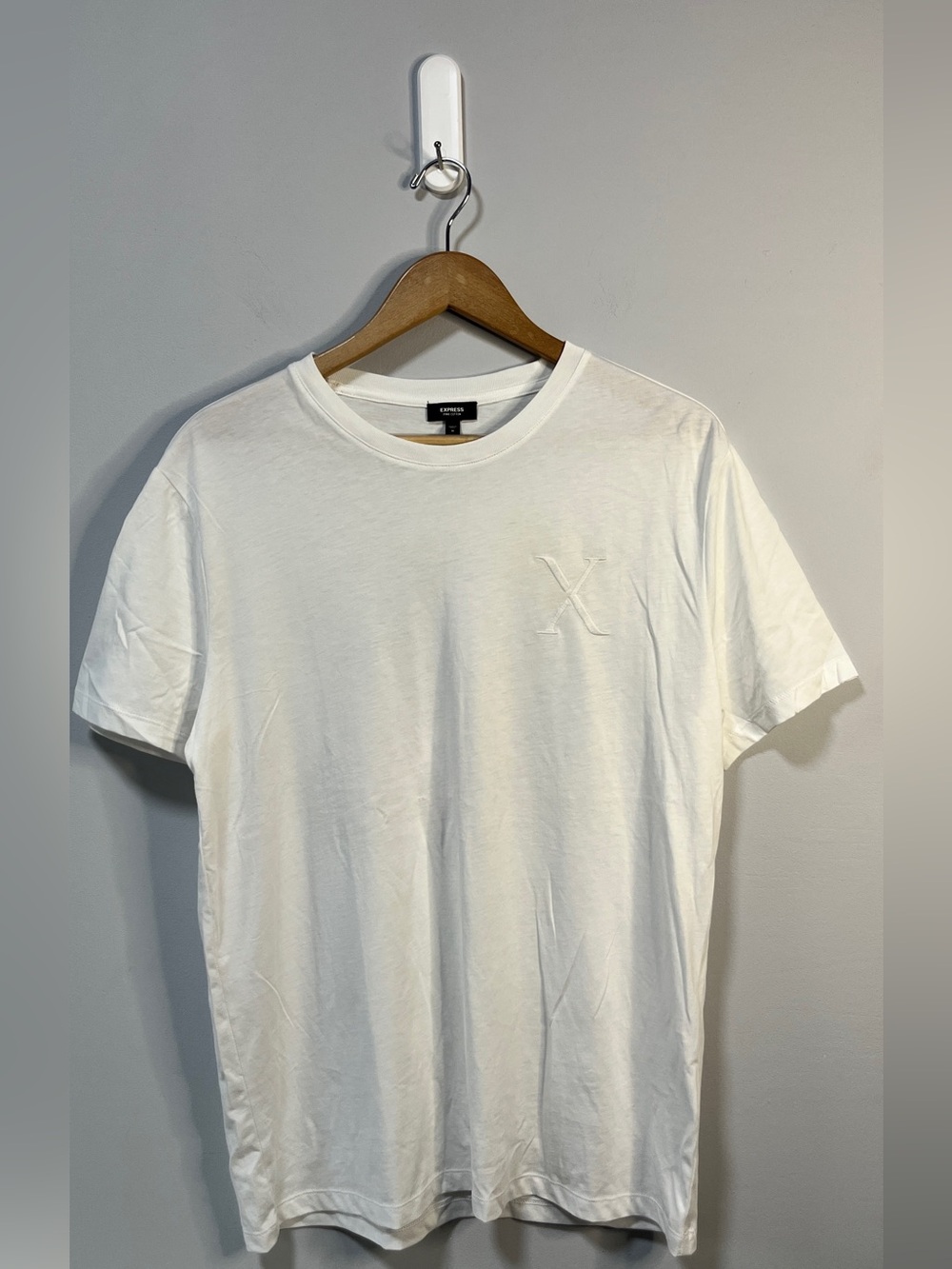 Men's Express  Off White Crewneck T-Shirt with Subtle 'X' Embroidery Size Medium
